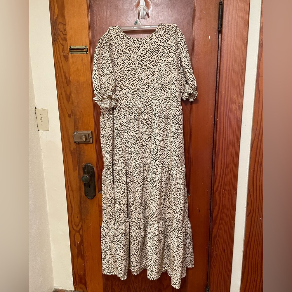 NEVER WORN | Adorable Cheetah Print Maxi Dress